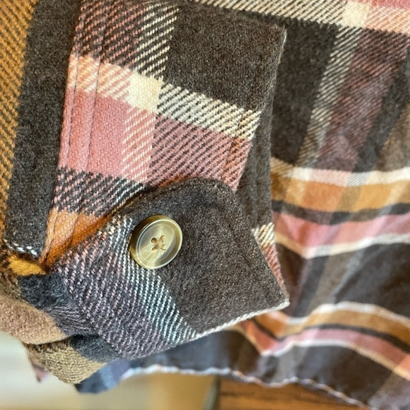 American Eagle Outfitters Mauve/ Gray Plaid Shacket - Picture 4 of 5